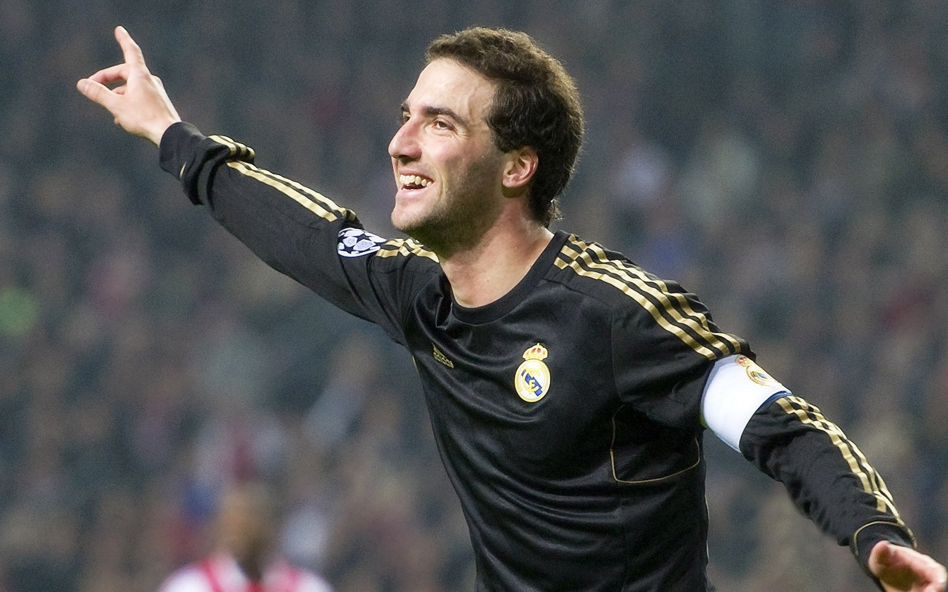 观众参与“战术投票”实验赛 场边决策直接影响战术执行